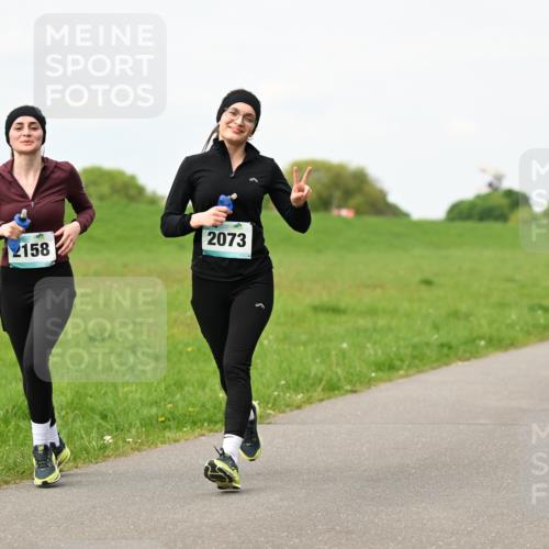 10.05.2026 - 8. Wedeler Halbmarathon Dr. Thomas Lammeyer http://msf.ph/oto/9698377 10.05.2026 11:32:39 Laufen 2073, 2158 meine-sportfotos.de