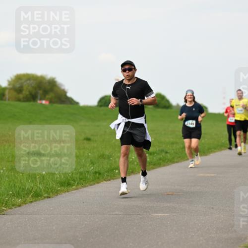 10.05.2026 - 8. Wedeler Halbmarathon Dr. Thomas Lammeyer http://msf.ph/oto/9698384 10.05.2026 11:32:43 Laufen 2149 meine-sportfotos.de