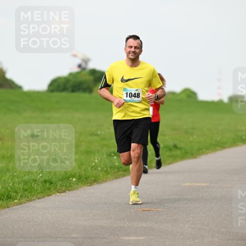 10.05.2026 - 8. Wedeler Halbmarathon Dr. Thomas Lammeyer http://msf.ph/oto/9698398 10.05.2026 11:32:48 Laufen 1048 meine-sportfotos.de