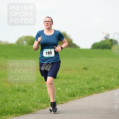 10.05.2026 - 8. Wedeler Halbmarathon Dr. Thomas Lammeyer http://msf.ph/oto/9698453 10.05.2026 11:33:06 Laufen 195 meine-sportfotos.de