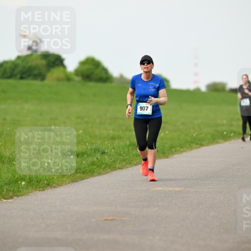 10.05.2026 - 8. Wedeler Halbmarathon Dr. Thomas Lammeyer http://msf.ph/oto/9698460 10.05.2026 11:33:09 Laufen 907 meine-sportfotos.de