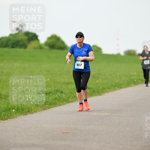 10.05.2026 - 8. Wedeler Halbmarathon Dr. Thomas Lammeyer http://msf.ph/oto/9698463 10.05.2026 11:33:09 Laufen 907, 195 meine-sportfotos.de