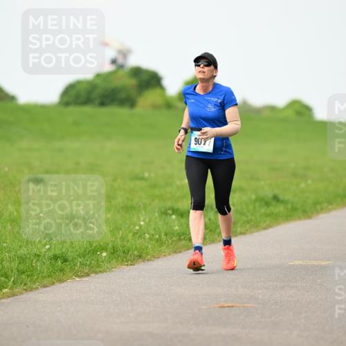 10.05.2026 - 8. Wedeler Halbmarathon Dr. Thomas Lammeyer http://msf.ph/oto/9698471 10.05.2026 11:33:11 Laufen 9077 meine-sportfotos.de