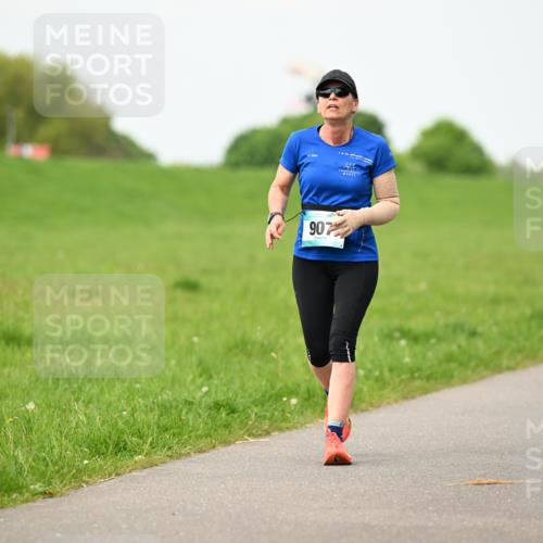 10.05.2026 - 8. Wedeler Halbmarathon Dr. Thomas Lammeyer http://msf.ph/oto/9698479 10.05.2026 11:33:12 Laufen 907 meine-sportfotos.de