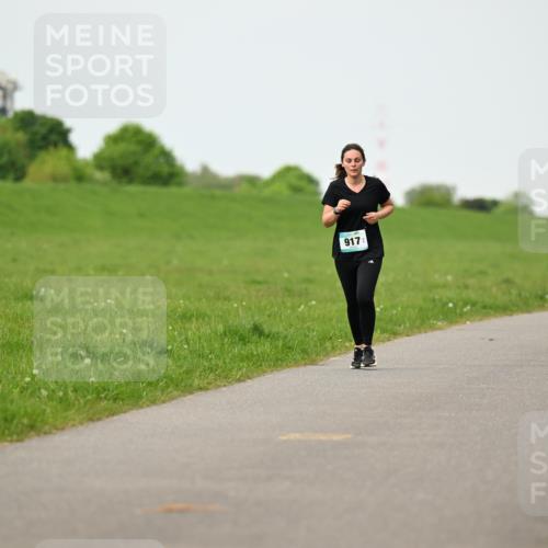 10.05.2026 - 8. Wedeler Halbmarathon Dr. Thomas Lammeyer http://msf.ph/oto/9698480 10.05.2026 11:33:14 Laufen 917 meine-sportfotos.de