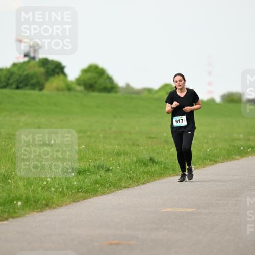 10.05.2026 - 8. Wedeler Halbmarathon Dr. Thomas Lammeyer http://msf.ph/oto/9698486 10.05.2026 11:33:15 Laufen 917 meine-sportfotos.de