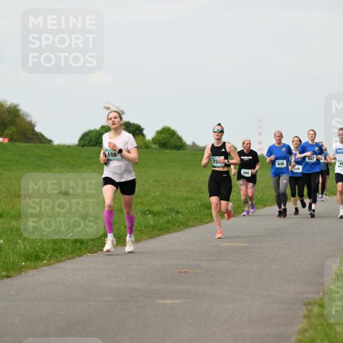 10.05.2026 - 8. Wedeler Halbmarathon Dr. Thomas Lammeyer http://msf.ph/oto/9698534 10.05.2026 11:33:28 Laufen 108, 646, 648, 998, 647, 453 meine-sportfotos.de