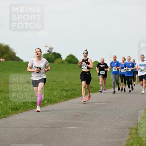 10.05.2026 - 8. Wedeler Halbmarathon Dr. Thomas Lammeyer http://msf.ph/oto/9698536 10.05.2026 11:33:29 Laufen 223 meine-sportfotos.de