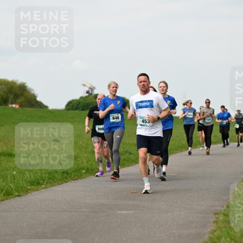 10.05.2026 - 8. Wedeler Halbmarathon Dr. Thomas Lammeyer http://msf.ph/oto/9698554 10.05.2026 11:33:33 Laufen 998, 646, 453, 1004, 1005 meine-sportfotos.de