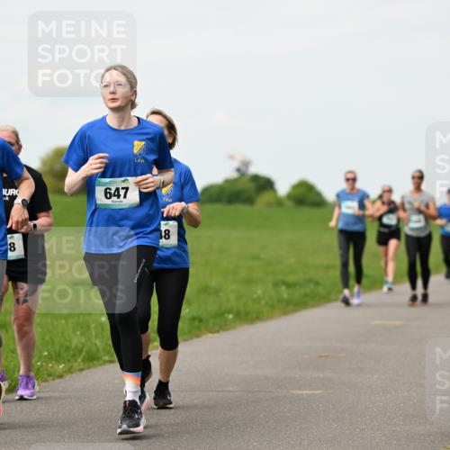 10.05.2026 - 8. Wedeler Halbmarathon Dr. Thomas Lammeyer http://msf.ph/oto/9698574 10.05.2026 11:33:37 Laufen 646, 647 meine-sportfotos.de
