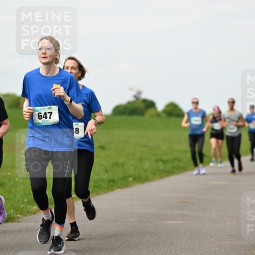 10.05.2026 - 8. Wedeler Halbmarathon Dr. Thomas Lammeyer http://msf.ph/oto/9698575 10.05.2026 11:33:37 Laufen 647, 646 meine-sportfotos.de