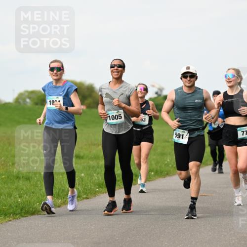10.05.2026 - 8. Wedeler Halbmarathon Dr. Thomas Lammeyer http://msf.ph/oto/9698611 10.05.2026 11:33:42 Laufen 1005, 591, 770 meine-sportfotos.de