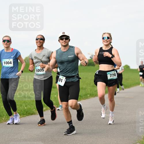 10.05.2026 - 8. Wedeler Halbmarathon Dr. Thomas Lammeyer http://msf.ph/oto/9698619 10.05.2026 11:33:43 Laufen 1004, 1005, 770 meine-sportfotos.de