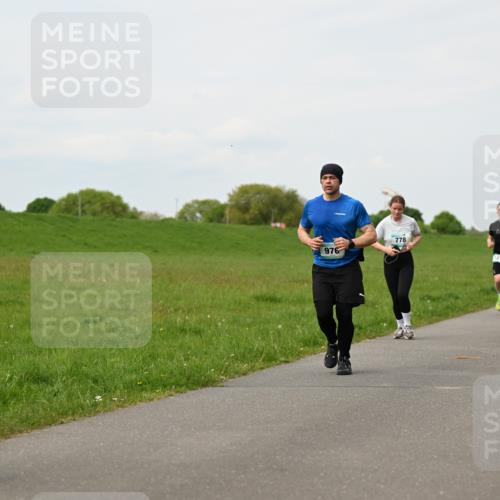 10.05.2026 - 8. Wedeler Halbmarathon Dr. Thomas Lammeyer http://msf.ph/oto/9698636 10.05.2026 11:33:46 Laufen 763, 976, 778 meine-sportfotos.de