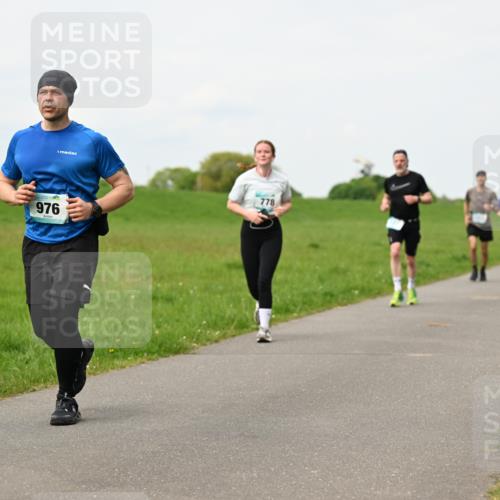10.05.2026 - 8. Wedeler Halbmarathon Dr. Thomas Lammeyer http://msf.ph/oto/9698648 10.05.2026 11:33:48 Laufen 976, 778 meine-sportfotos.de