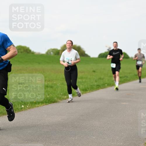 10.05.2026 - 8. Wedeler Halbmarathon Dr. Thomas Lammeyer http://msf.ph/oto/9698651 10.05.2026 11:33:49 Laufen 976 meine-sportfotos.de