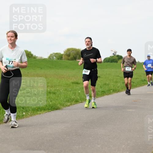 10.05.2026 - 8. Wedeler Halbmarathon Dr. Thomas Lammeyer http://msf.ph/oto/9698663 10.05.2026 11:33:50 Laufen 127, 772, 2213, 751 meine-sportfotos.de