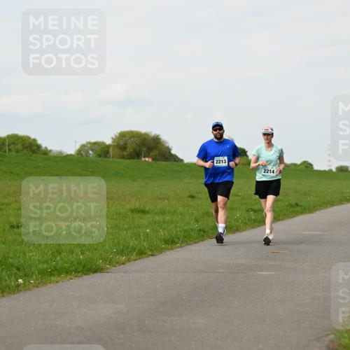 10.05.2026 - 8. Wedeler Halbmarathon Dr. Thomas Lammeyer http://msf.ph/oto/9698687 10.05.2026 11:33:55 Laufen 2213, 868, 2214 meine-sportfotos.de