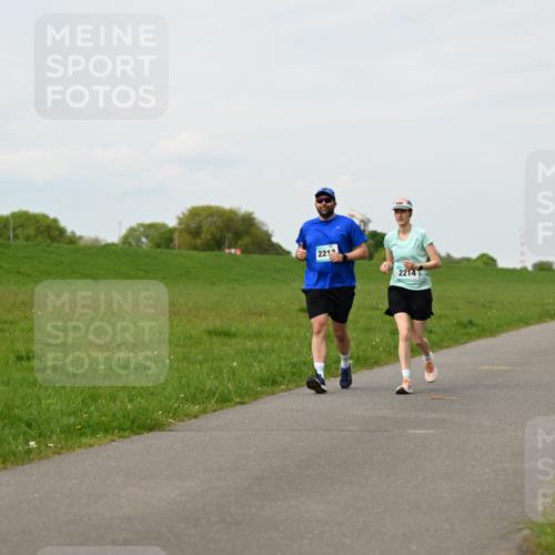 10.05.2026 - 8. Wedeler Halbmarathon Dr. Thomas Lammeyer http://msf.ph/oto/9698690 10.05.2026 11:33:55 Laufen 2212, 868, 2214 meine-sportfotos.de