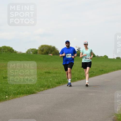 10.05.2026 - 8. Wedeler Halbmarathon Dr. Thomas Lammeyer http://msf.ph/oto/9698692 10.05.2026 11:33:55 Laufen 2213, 868, 2214 meine-sportfotos.de