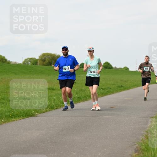 10.05.2026 - 8. Wedeler Halbmarathon Dr. Thomas Lammeyer http://msf.ph/oto/9698693 10.05.2026 11:33:56 Laufen 2213, 2214, 868 meine-sportfotos.de
