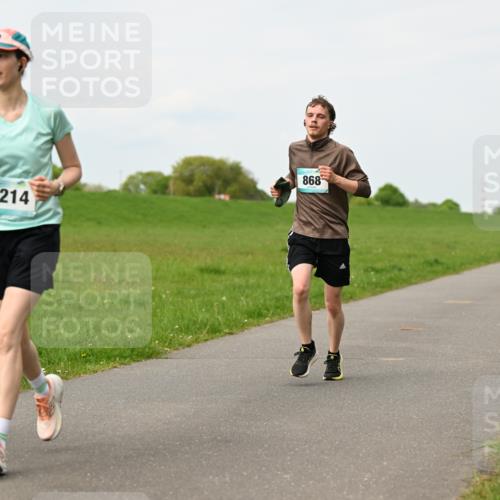 10.05.2026 - 8. Wedeler Halbmarathon Dr. Thomas Lammeyer http://msf.ph/oto/9698706 10.05.2026 11:33:59 Laufen 2214, 868 meine-sportfotos.de