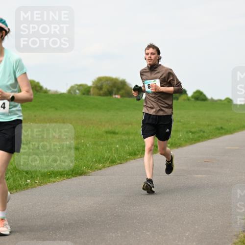 10.05.2026 - 8. Wedeler Halbmarathon Dr. Thomas Lammeyer http://msf.ph/oto/9698707 10.05.2026 11:33:59 Laufen 2214 meine-sportfotos.de