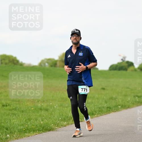 10.05.2026 - 8. Wedeler Halbmarathon Dr. Thomas Lammeyer http://msf.ph/oto/9698786 10.05.2026 11:34:25 Laufen 771 meine-sportfotos.de