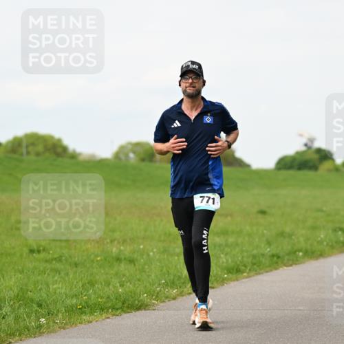 10.05.2026 - 8. Wedeler Halbmarathon Dr. Thomas Lammeyer http://msf.ph/oto/9698787 10.05.2026 11:34:26 Laufen 771 meine-sportfotos.de