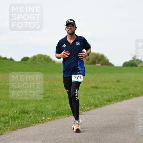 10.05.2026 - 8. Wedeler Halbmarathon Dr. Thomas Lammeyer http://msf.ph/oto/9698793 10.05.2026 11:34:26 Laufen 771 meine-sportfotos.de