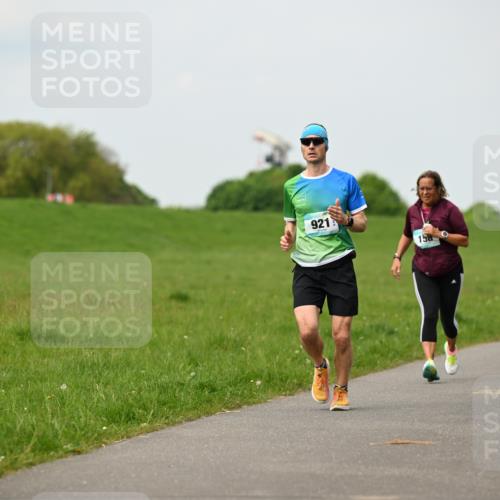10.05.2026 - 8. Wedeler Halbmarathon Dr. Thomas Lammeyer http://msf.ph/oto/9698795 10.05.2026 11:34:33 Laufen 921, 158, 100 meine-sportfotos.de