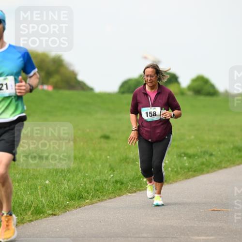 10.05.2026 - 8. Wedeler Halbmarathon Dr. Thomas Lammeyer http://msf.ph/oto/9698811 10.05.2026 11:34:36 Laufen 921, 158 meine-sportfotos.de