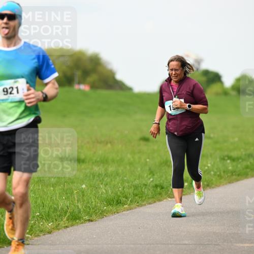 10.05.2026 - 8. Wedeler Halbmarathon Dr. Thomas Lammeyer http://msf.ph/oto/9698815 10.05.2026 11:34:36 Laufen 921, 106 meine-sportfotos.de