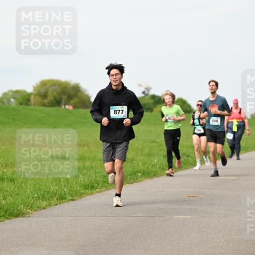 10.05.2026 - 8. Wedeler Halbmarathon Dr. Thomas Lammeyer http://msf.ph/oto/9698872 10.05.2026 11:35:04 Laufen 877, 140, 888 meine-sportfotos.de