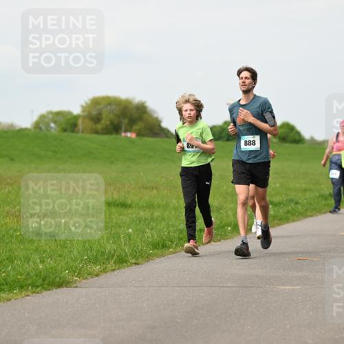 10.05.2026 - 8. Wedeler Halbmarathon Dr. Thomas Lammeyer http://msf.ph/oto/9698883 10.05.2026 11:35:06 Laufen 888 meine-sportfotos.de