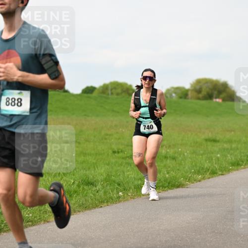 10.05.2026 - 8. Wedeler Halbmarathon Dr. Thomas Lammeyer http://msf.ph/oto/9698906 10.05.2026 11:35:10 Laufen 888, 740 meine-sportfotos.de
