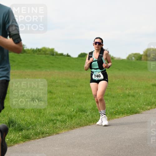 10.05.2026 - 8. Wedeler Halbmarathon Dr. Thomas Lammeyer http://msf.ph/oto/9698911 10.05.2026 11:35:10 Laufen 888, 740 meine-sportfotos.de
