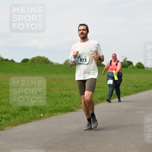 10.05.2026 - 8. Wedeler Halbmarathon Dr. Thomas Lammeyer http://msf.ph/oto/9698931 10.05.2026 11:35:14 Laufen 973, 404 meine-sportfotos.de