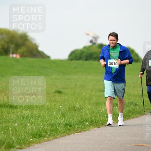 10.05.2026 - 8. Wedeler Halbmarathon Dr. Thomas Lammeyer http://msf.ph/oto/9698956 10.05.2026 11:35:32 Laufen 2025, 2010, 698, 889 meine-sportfotos.de