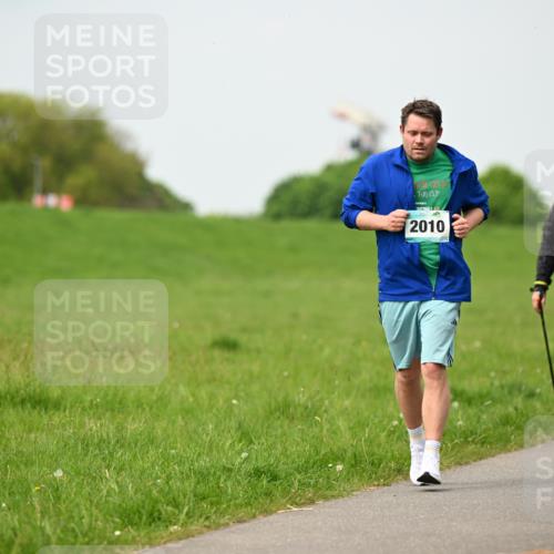 10.05.2026 - 8. Wedeler Halbmarathon Dr. Thomas Lammeyer http://msf.ph/oto/9698960 10.05.2026 11:35:32 Laufen 2045, 2010, 698, 889 meine-sportfotos.de