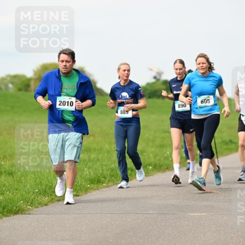 10.05.2026 - 8. Wedeler Halbmarathon Dr. Thomas Lammeyer http://msf.ph/oto/9698976 10.05.2026 11:35:36 Laufen 2010, 885, 890, 605, 258 meine-sportfotos.de