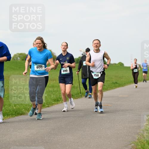 10.05.2026 - 8. Wedeler Halbmarathon Dr. Thomas Lammeyer http://msf.ph/oto/9698982 10.05.2026 11:35:37 Laufen 2016, 605, 890, 258 meine-sportfotos.de