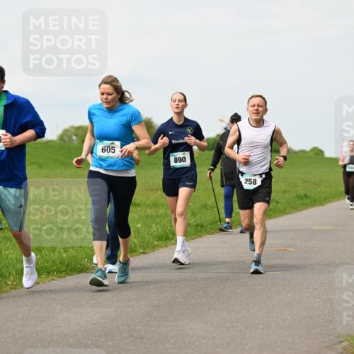 10.05.2026 - 8. Wedeler Halbmarathon Dr. Thomas Lammeyer http://msf.ph/oto/9698984 10.05.2026 11:35:37 Laufen 2010, 605, 890, 258 meine-sportfotos.de