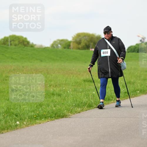 10.05.2026 - 8. Wedeler Halbmarathon Dr. Thomas Lammeyer http://msf.ph/oto/9699000 10.05.2026 11:35:41 Laufen 698 meine-sportfotos.de