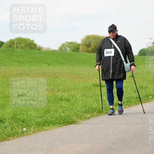 10.05.2026 - 8. Wedeler Halbmarathon Dr. Thomas Lammeyer http://msf.ph/oto/9699001 10.05.2026 11:35:41 Laufen 698 meine-sportfotos.de