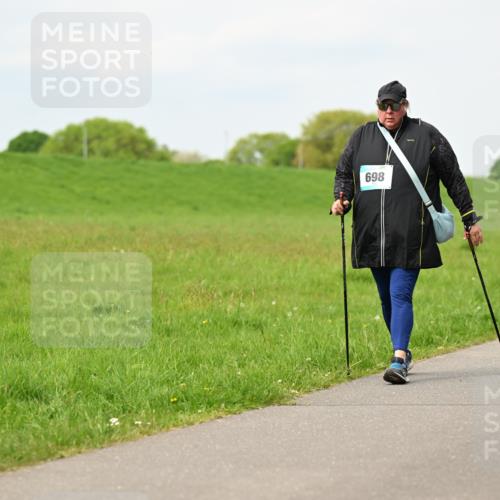 10.05.2026 - 8. Wedeler Halbmarathon Dr. Thomas Lammeyer http://msf.ph/oto/9699003 10.05.2026 11:35:41 Laufen 698 meine-sportfotos.de