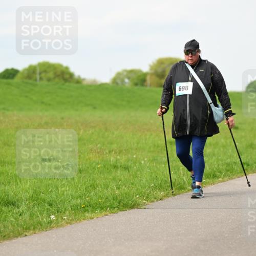 10.05.2026 - 8. Wedeler Halbmarathon Dr. Thomas Lammeyer http://msf.ph/oto/9699004 10.05.2026 11:35:41 Laufen 698 meine-sportfotos.de