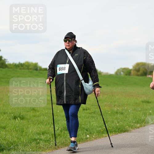 10.05.2026 - 8. Wedeler Halbmarathon Dr. Thomas Lammeyer http://msf.ph/oto/9699022 10.05.2026 11:35:45 Laufen 698, 2094 meine-sportfotos.de