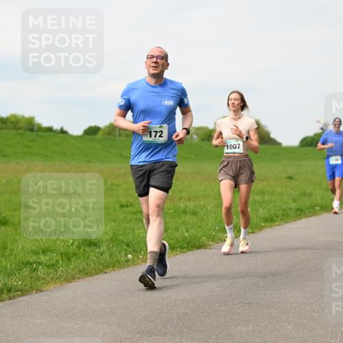 10.05.2026 - 8. Wedeler Halbmarathon Dr. Thomas Lammeyer http://msf.ph/oto/9699051 10.05.2026 11:35:50 Laufen 172, 1007 meine-sportfotos.de