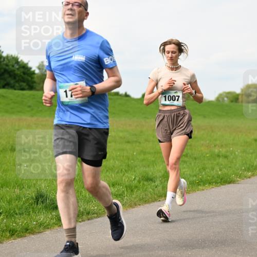 10.05.2026 - 8. Wedeler Halbmarathon Dr. Thomas Lammeyer http://msf.ph/oto/9699057 10.05.2026 11:35:51 Laufen 1007, 2180 meine-sportfotos.de